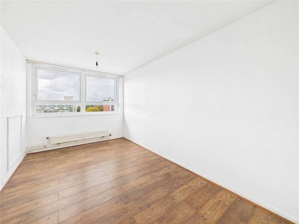 Property photo 3 of 14 Picture No. 02