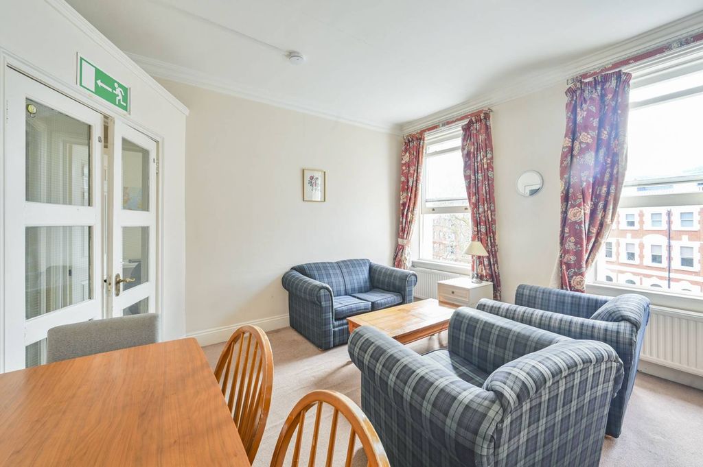 Property photo 3 of 10