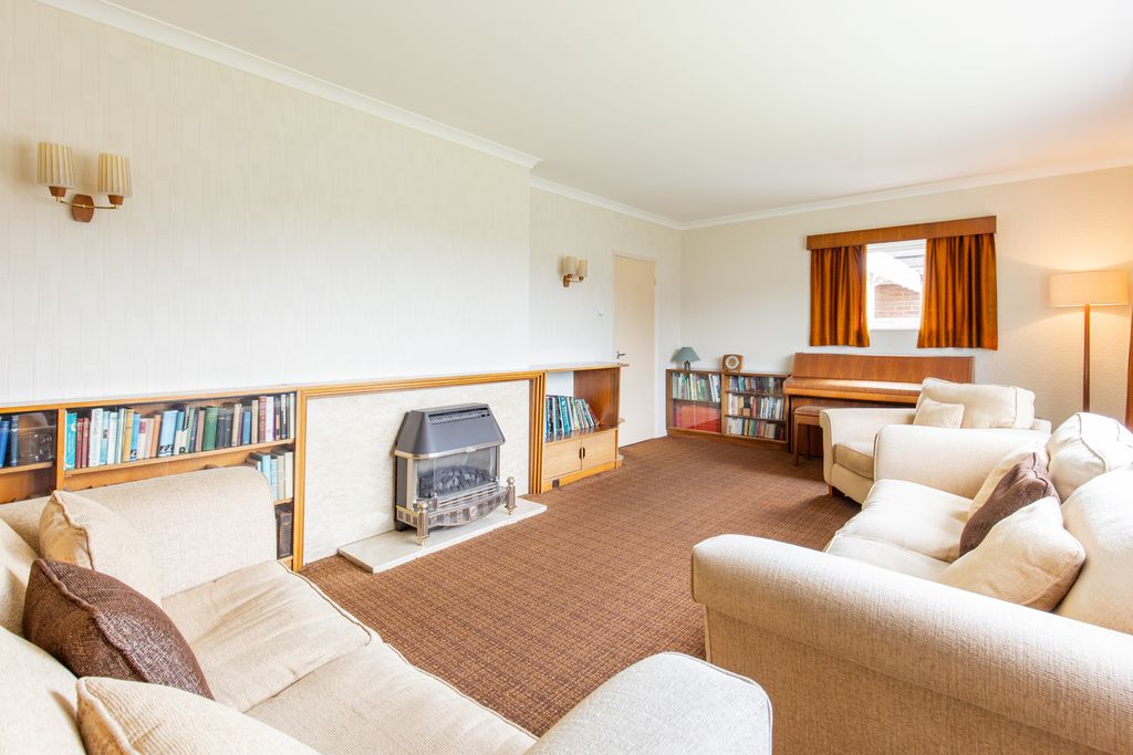 Property photo 3 of 17 Living Room