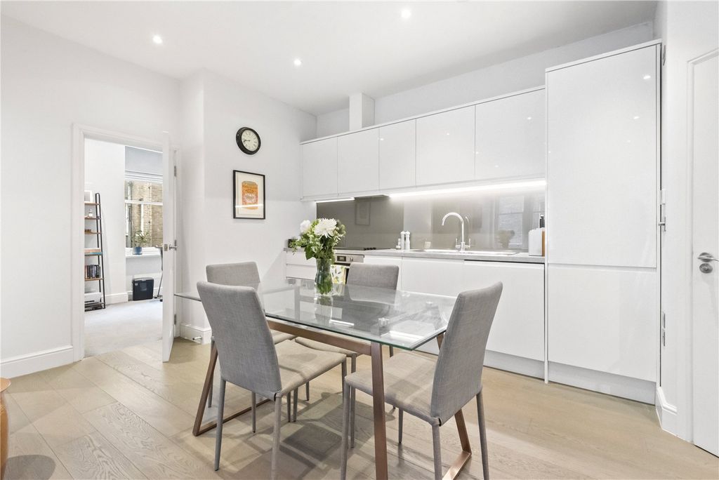 Property photo 3 of 13 Reeption