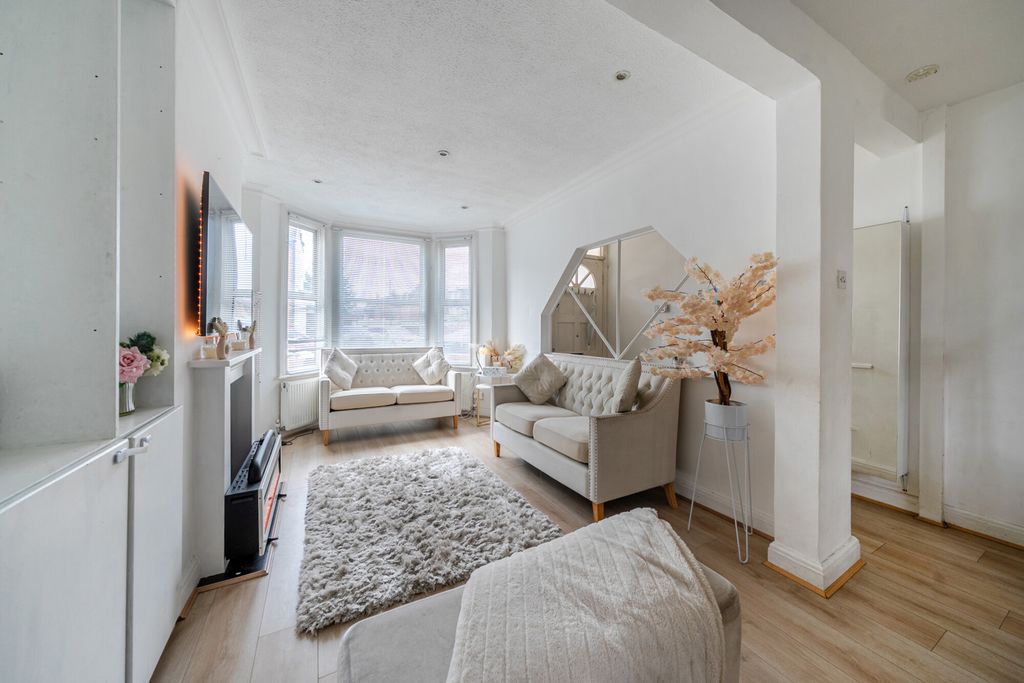 Property photo 2 of 21 1329475-8-6883A0E...