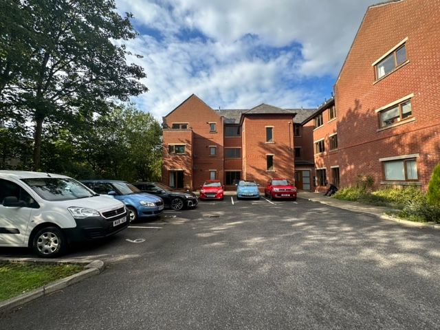 Property photo 2 of 16 Car Park