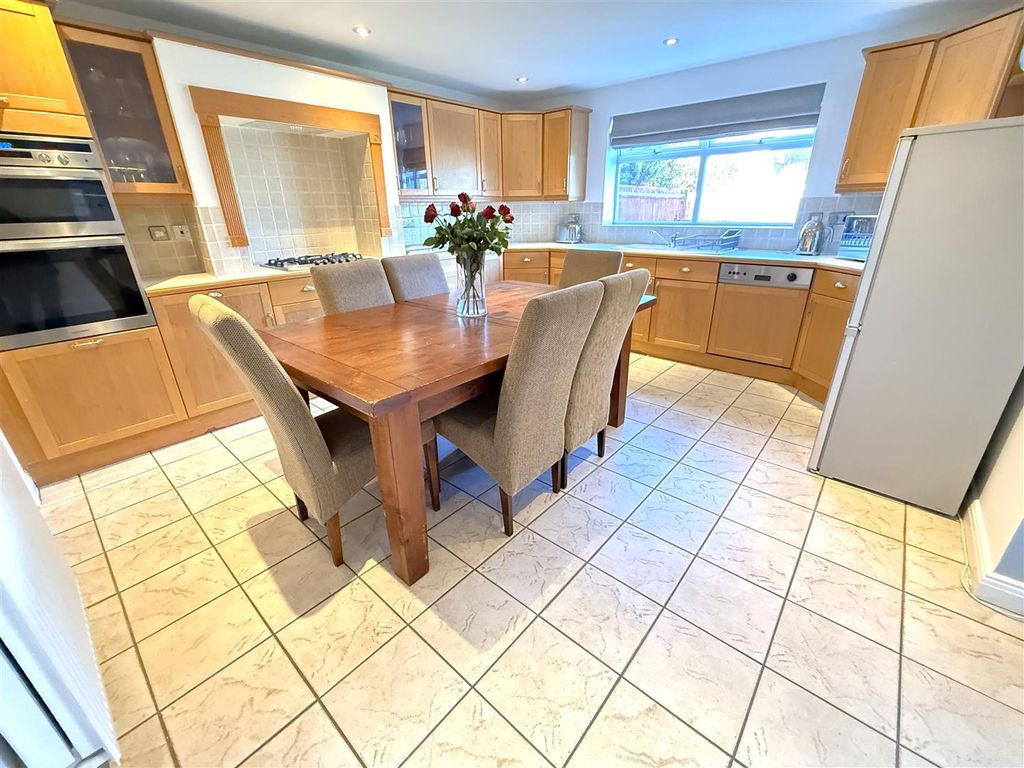 Property photo 2 of 26 Dining Kitchen