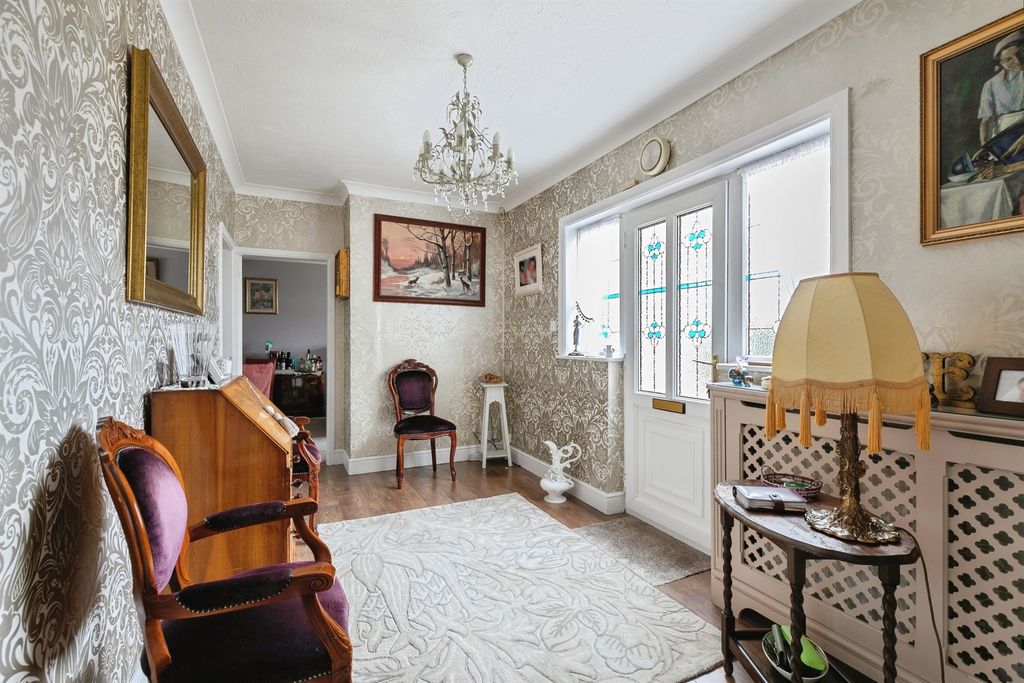 Property photo 2 of 19