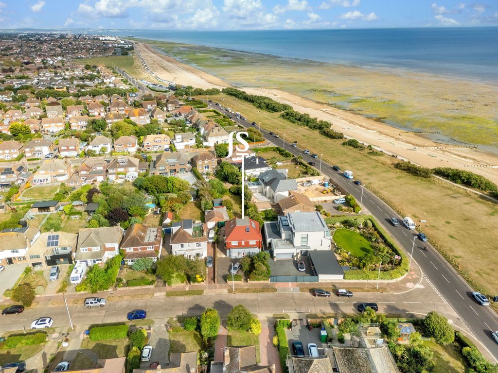 Property photo 2 of 26