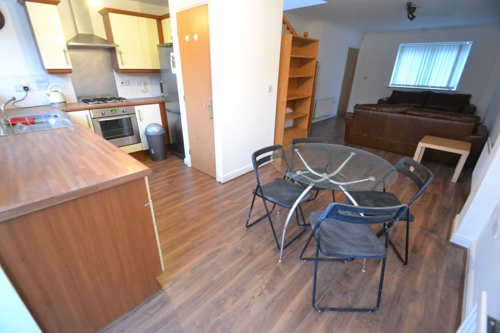 Property photo 3 of 14 Photograph 3