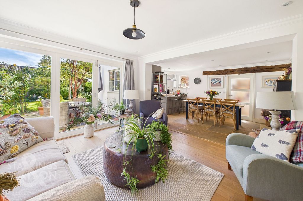 Property photo 3 of 38