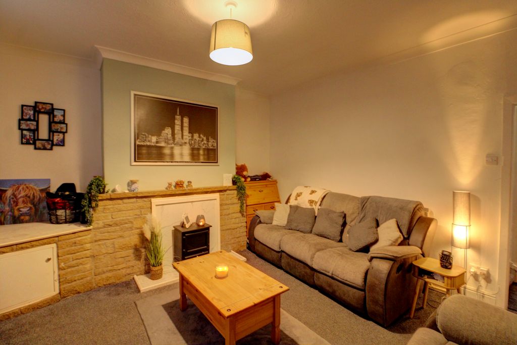 Property photo 2 of 11 2