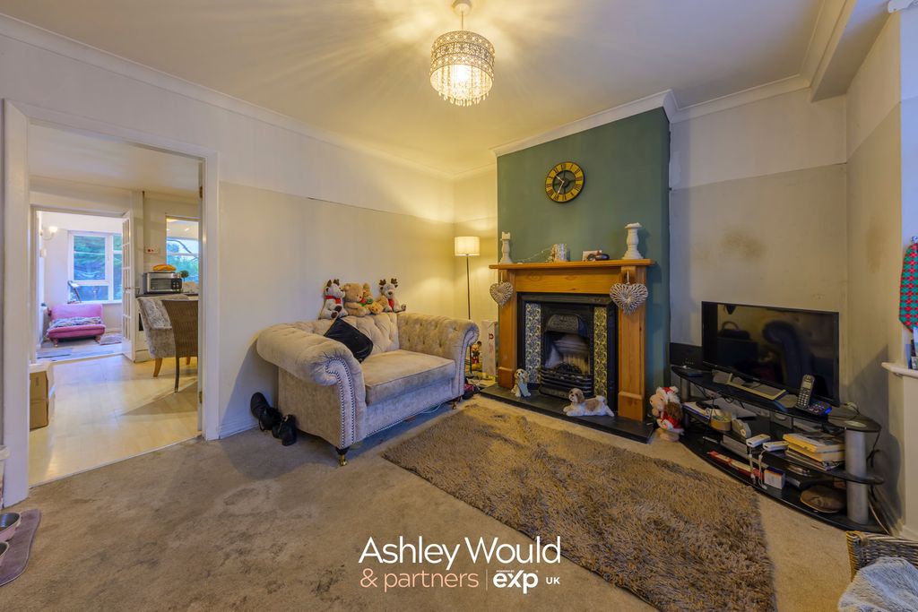 Property photo 3 of 18