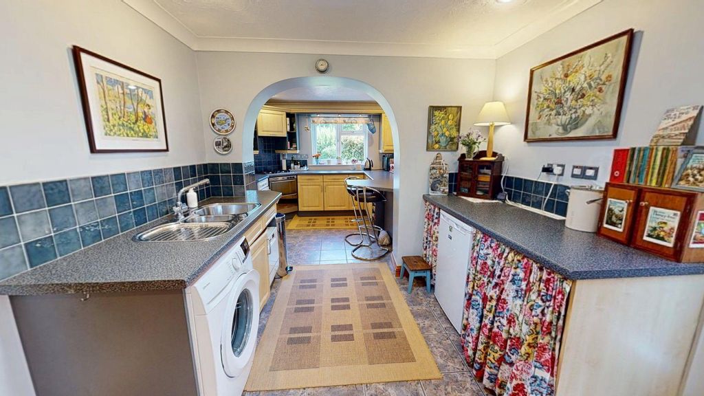 Property photo 2 of 16 Photo 13