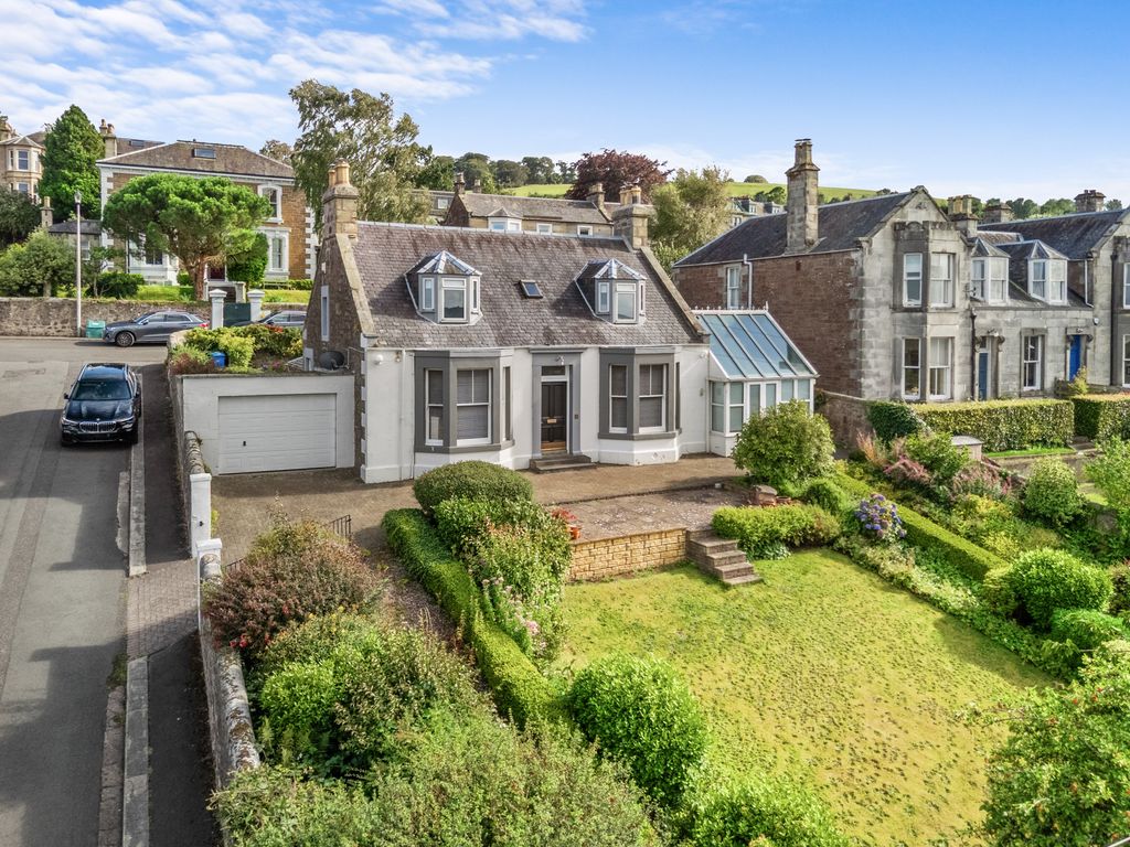 Property photo 1 of 31 Primary Property Image