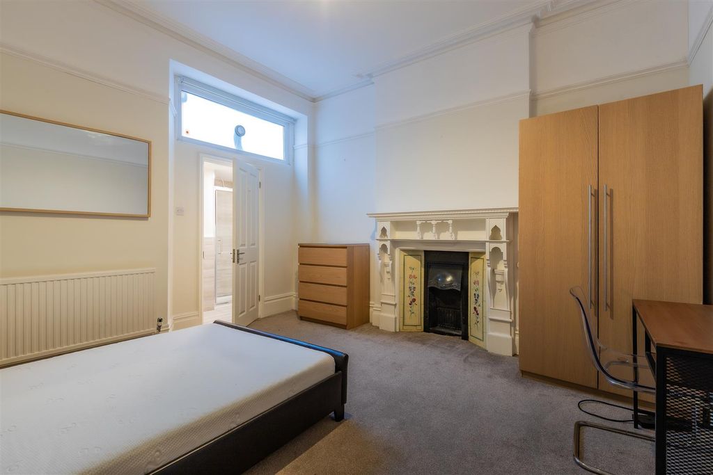 Property photo 2 of 9 79 Room 2-1.Jpg