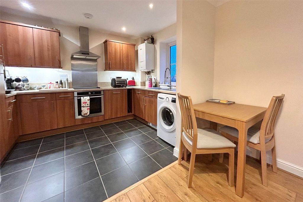 Property photo 2 of 9 Picture No. 30