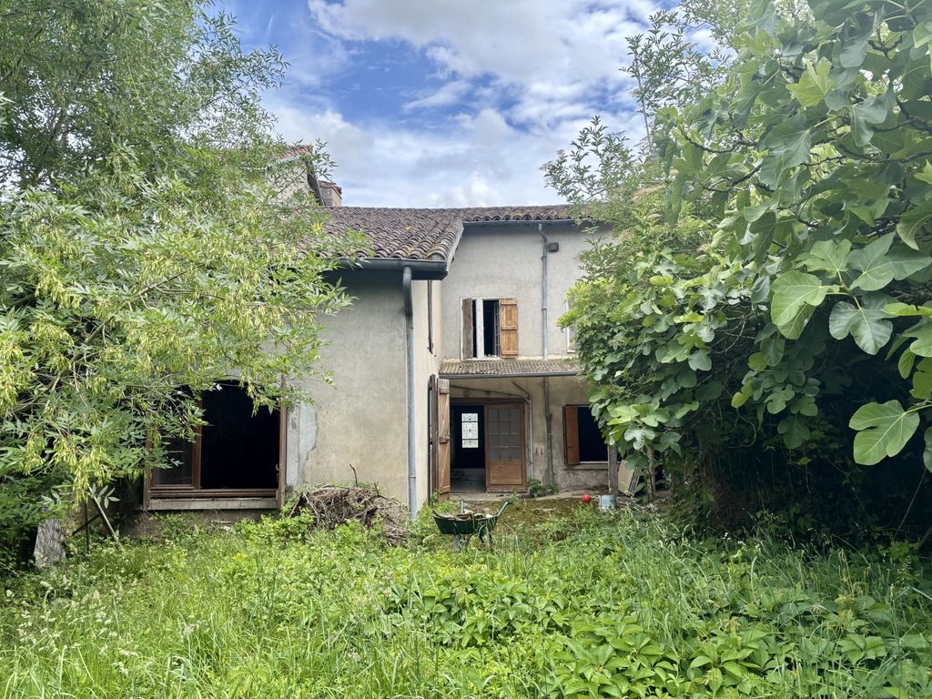 Property photo 1 of 17 Main Exterior View