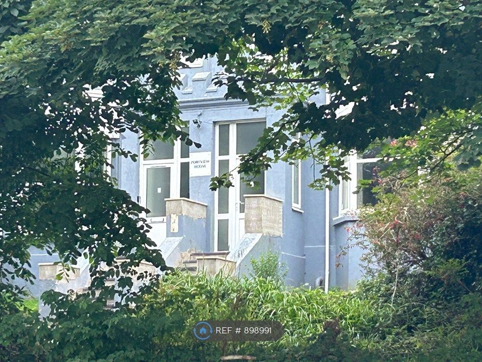 Property photo 2 of 16 Greenery