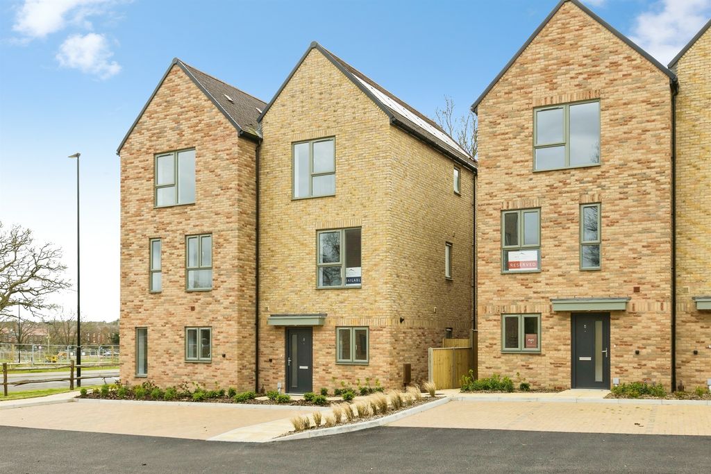 Property photo 1 of 9