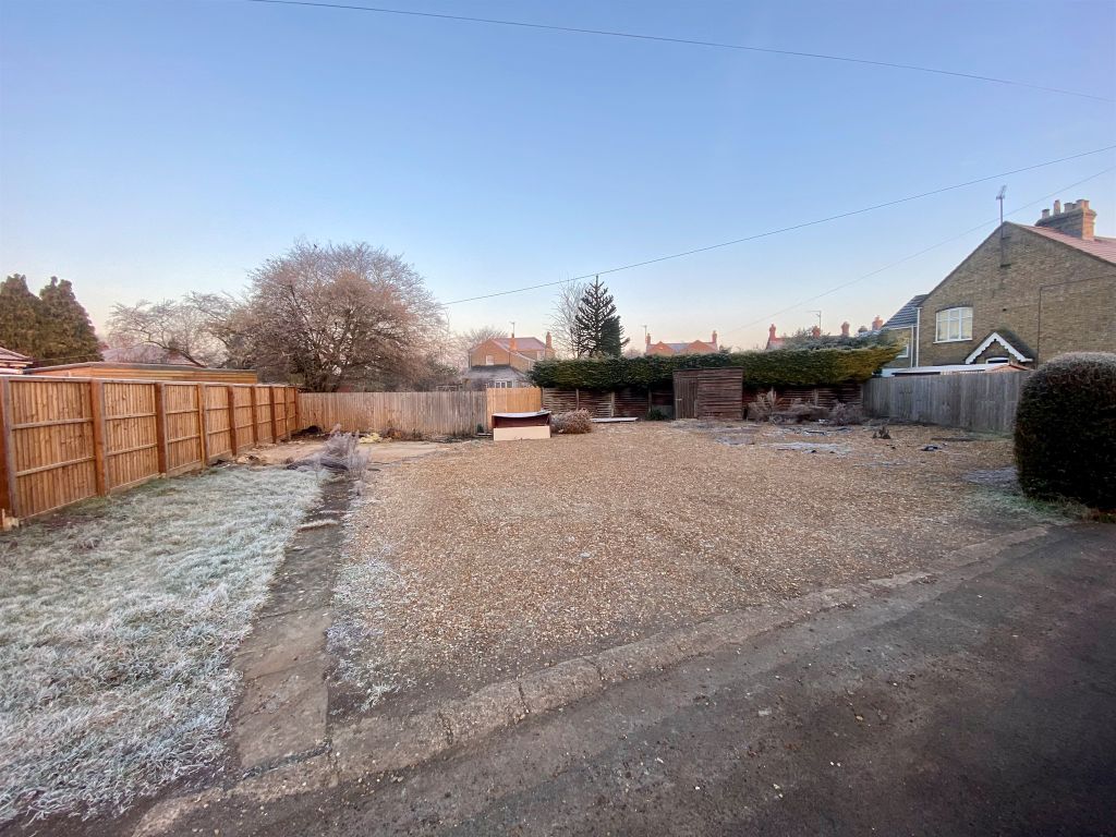 Property photo 1 of 2