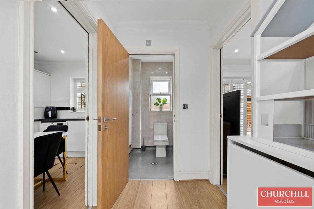 Property photo 2 of 24 Hall