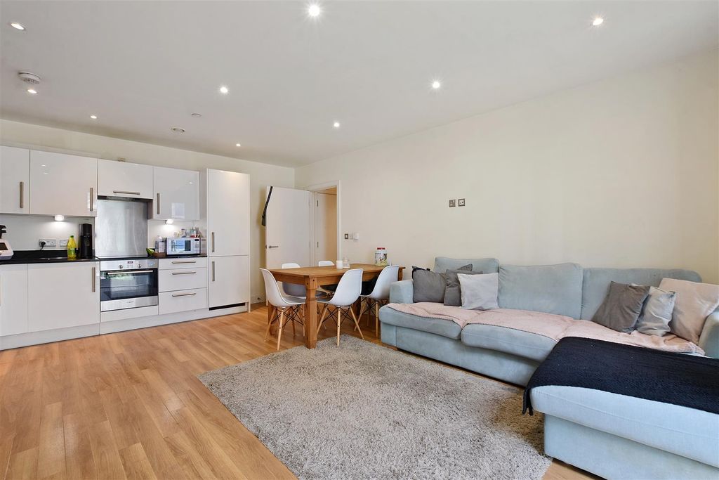 Property photo 2 of 10