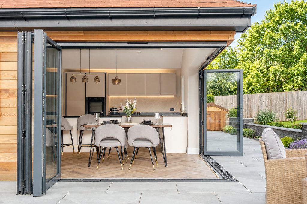 Property photo 2 of 45
