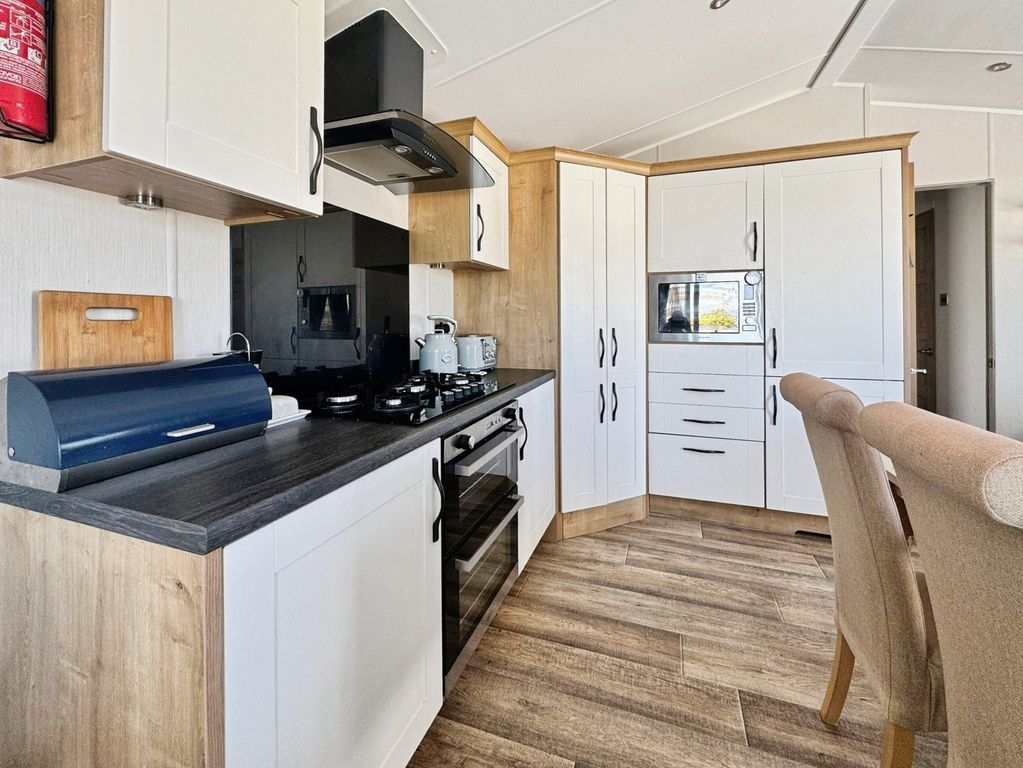 Property photo 3 of 29 Pbox-Img.Jpg