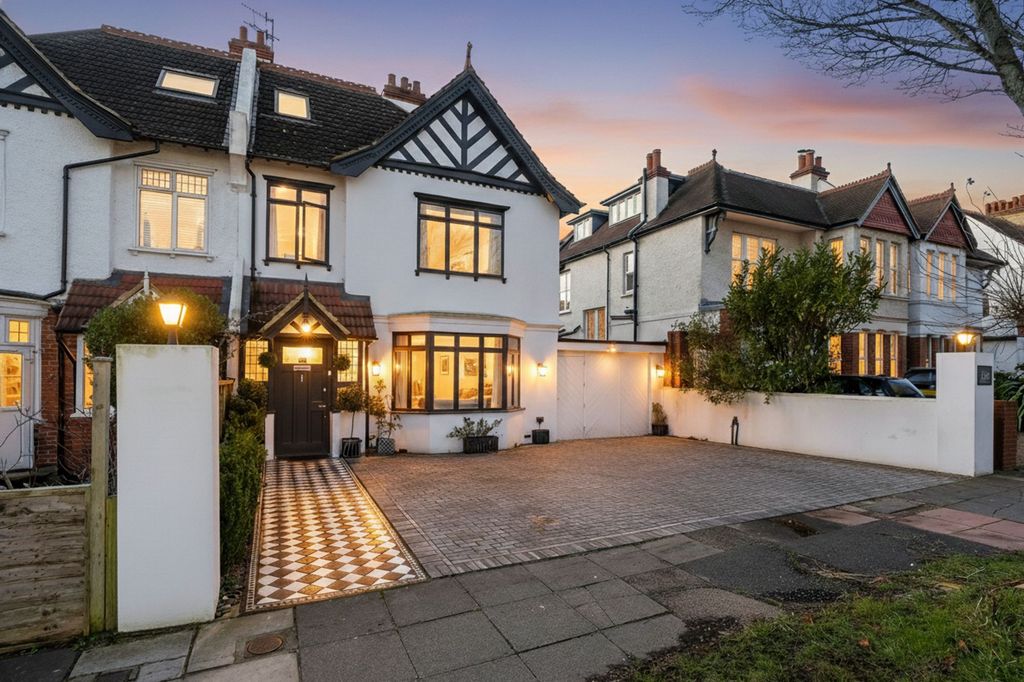 Property photo 2 of 42