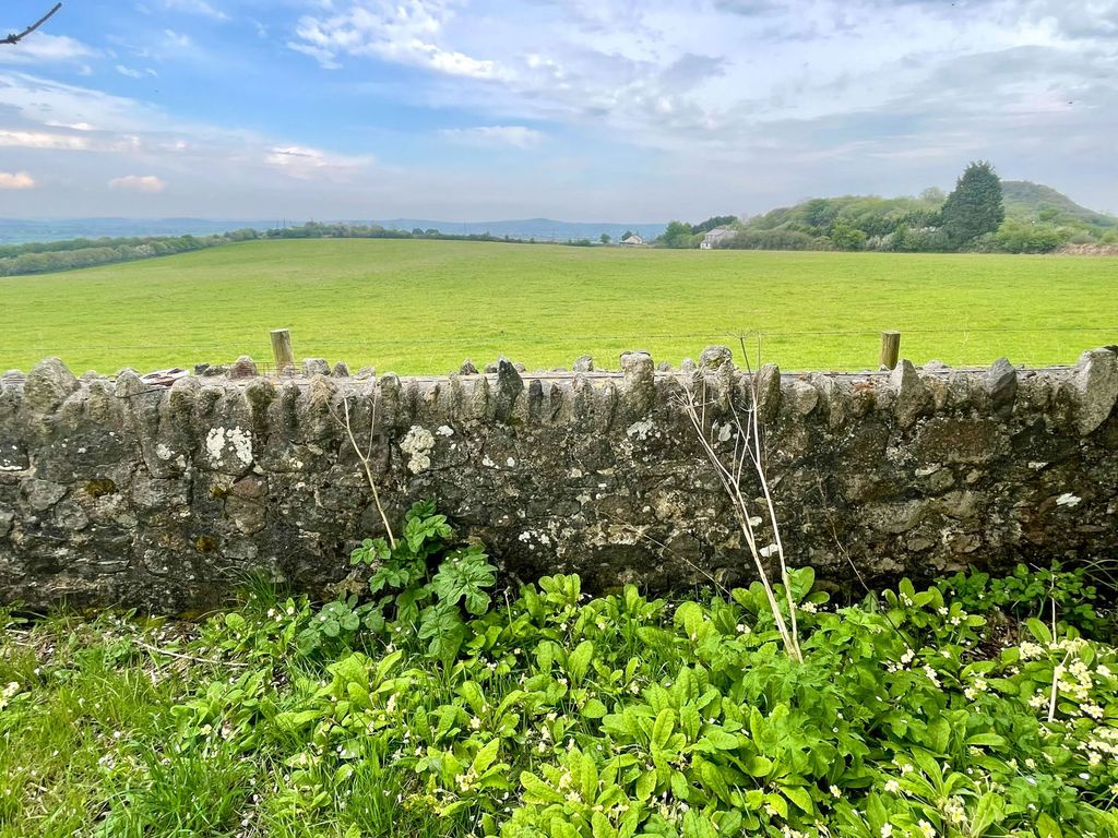 Property photo 2 of 35