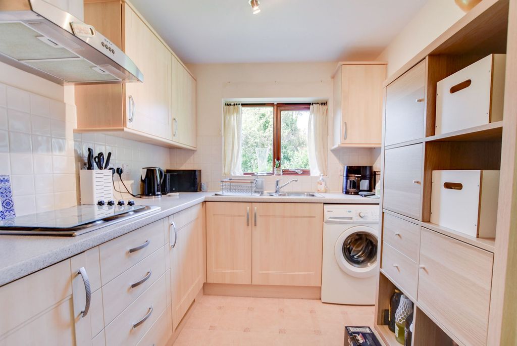 Property photo 3 of 12