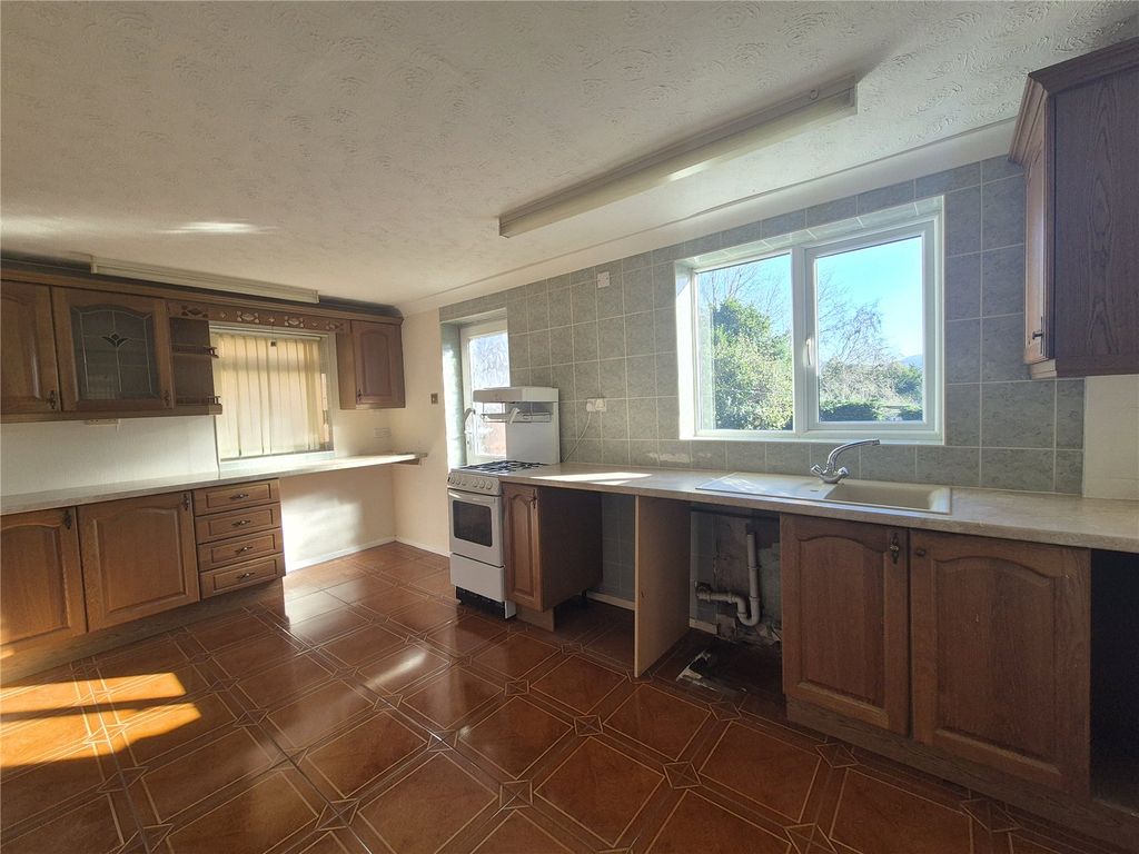 Property photo 3 of 12 Picture No. 02