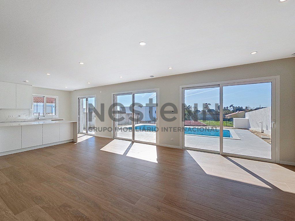 Property photo 2 of 37
