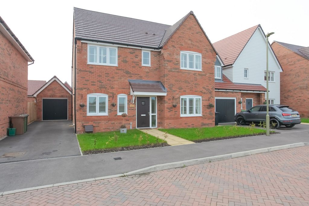 Property photo 1 of 28