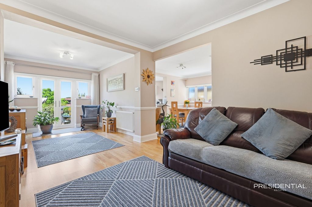 Property photo 2 of 37