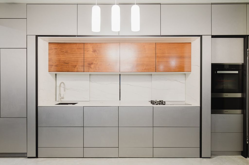 Property photo 2 of 32