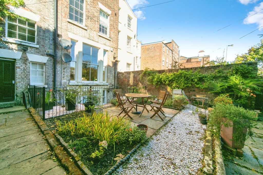 Property photo 2 of 18 Photography