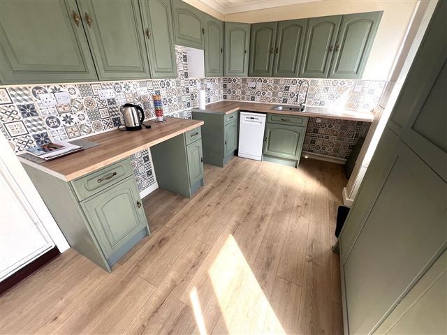 Property photo 2 of 19 Kitchen