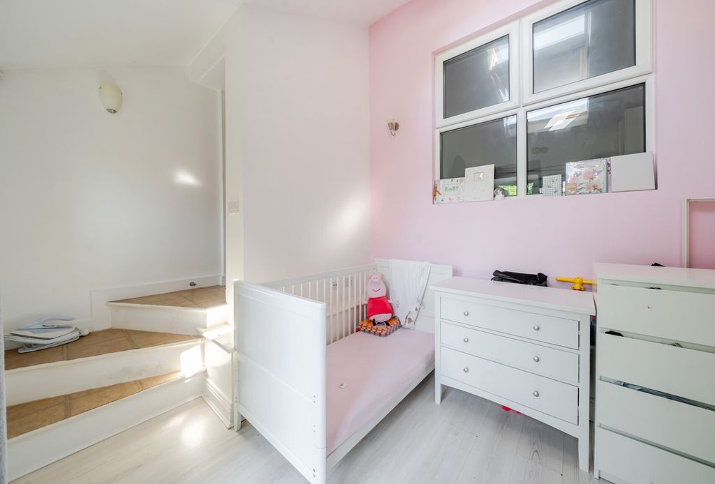 Property photo 3 of 10 1332401-13-689F39...