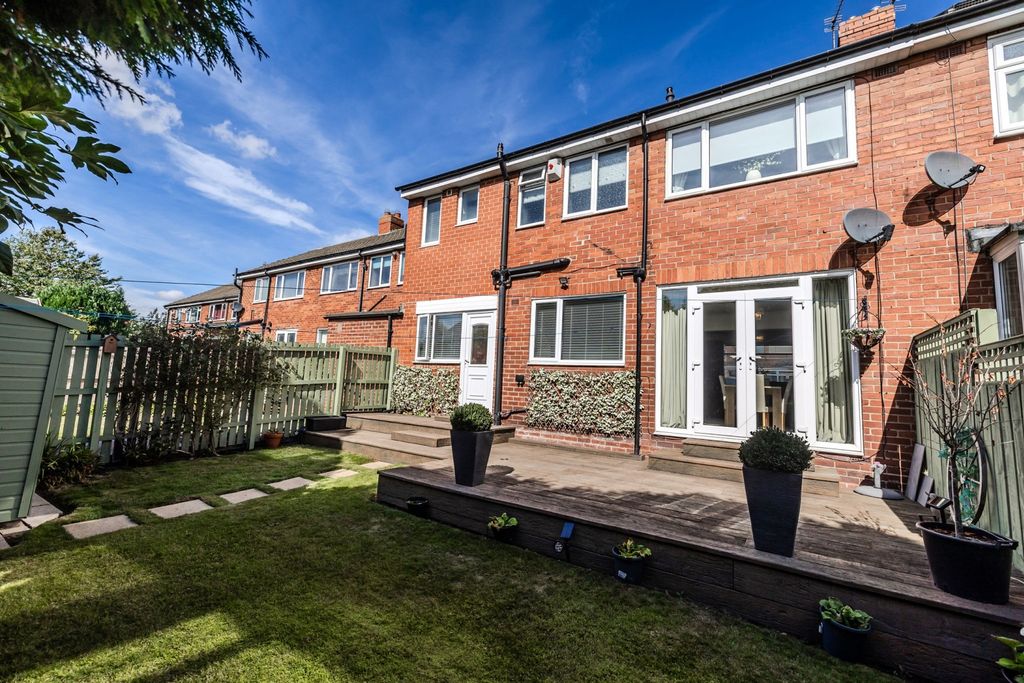 Property photo 2 of 19 B