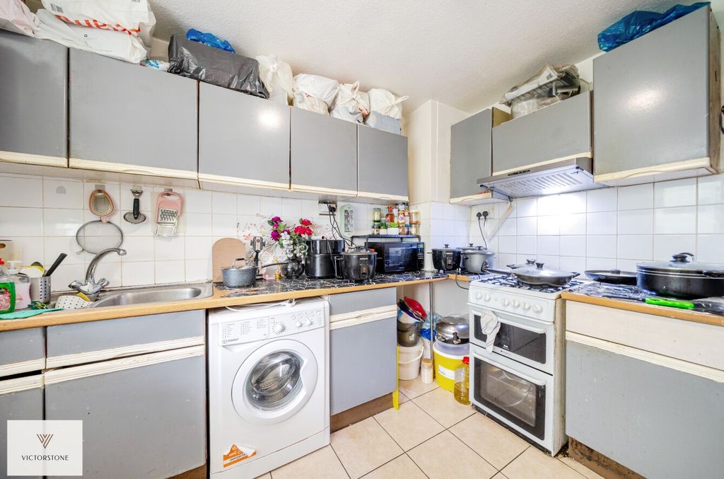 Property photo 3 of 12 4382683