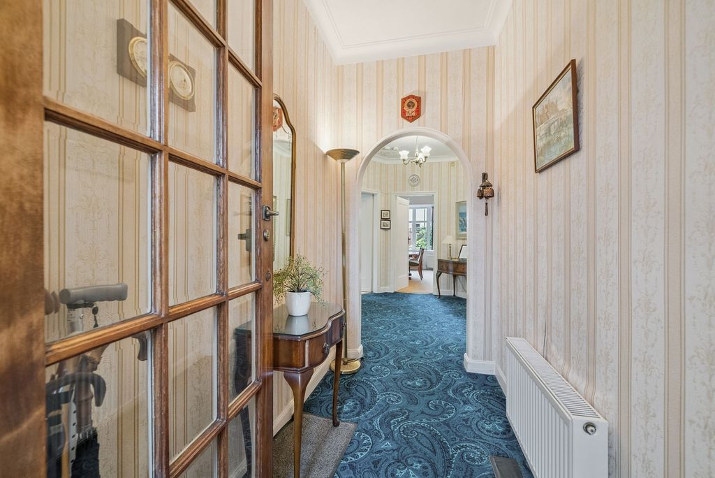 Property photo 3 of 34