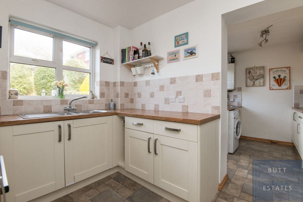Property photo 2 of 12
