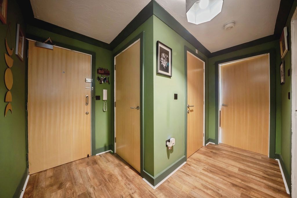 Property photo 3 of 16 Hallway