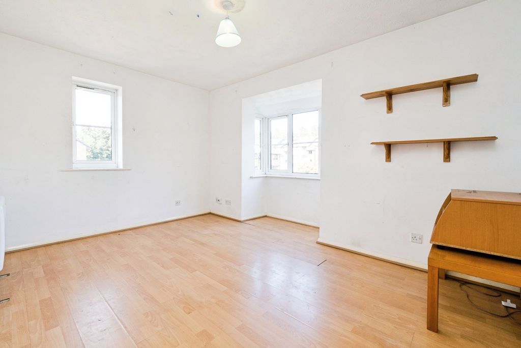 Property photo 3 of 12 Pbox-Img.Jpg