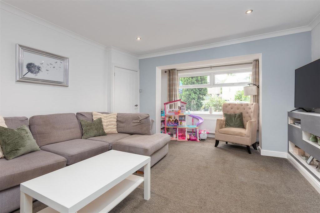 Property photo 3 of 23