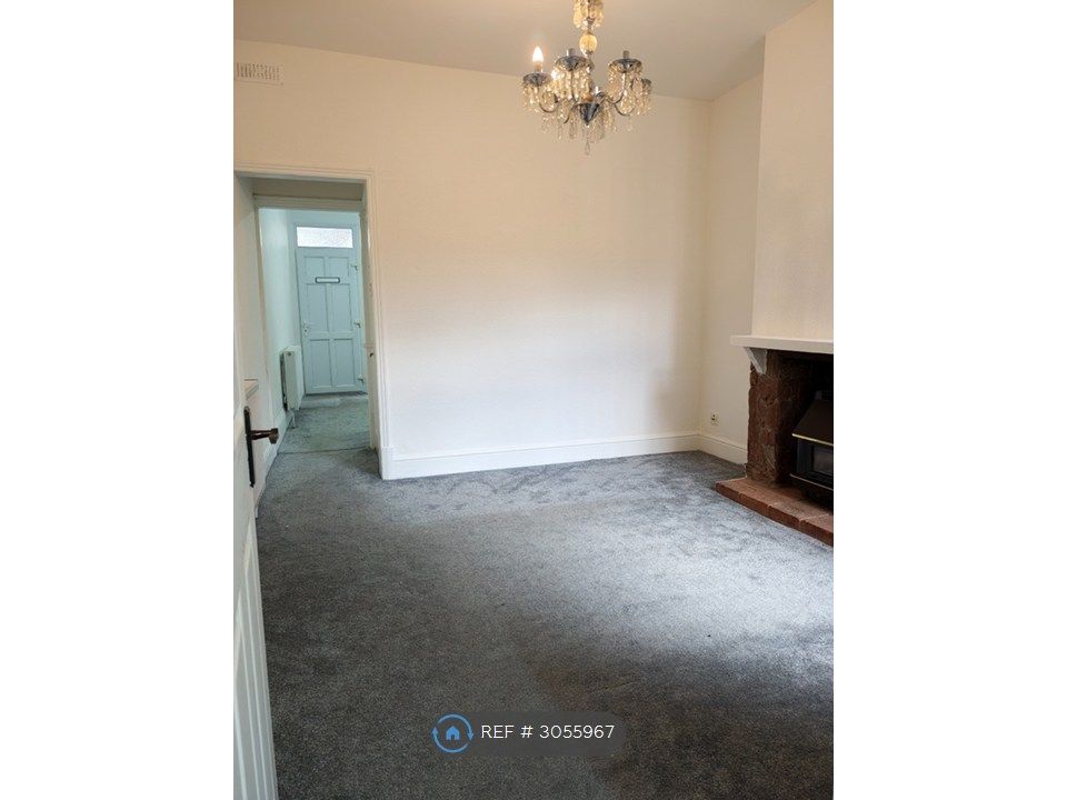 Property photo 3 of 10 Dining Room