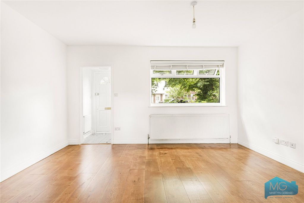 Property photo 3 of 16 Picture No. 04