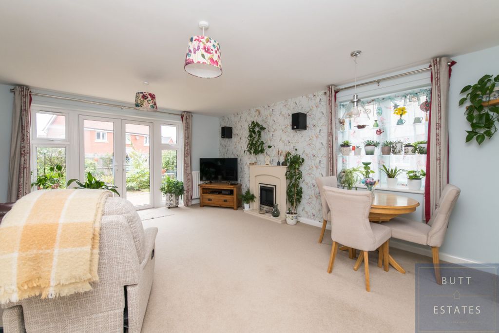 Property photo 2 of 15