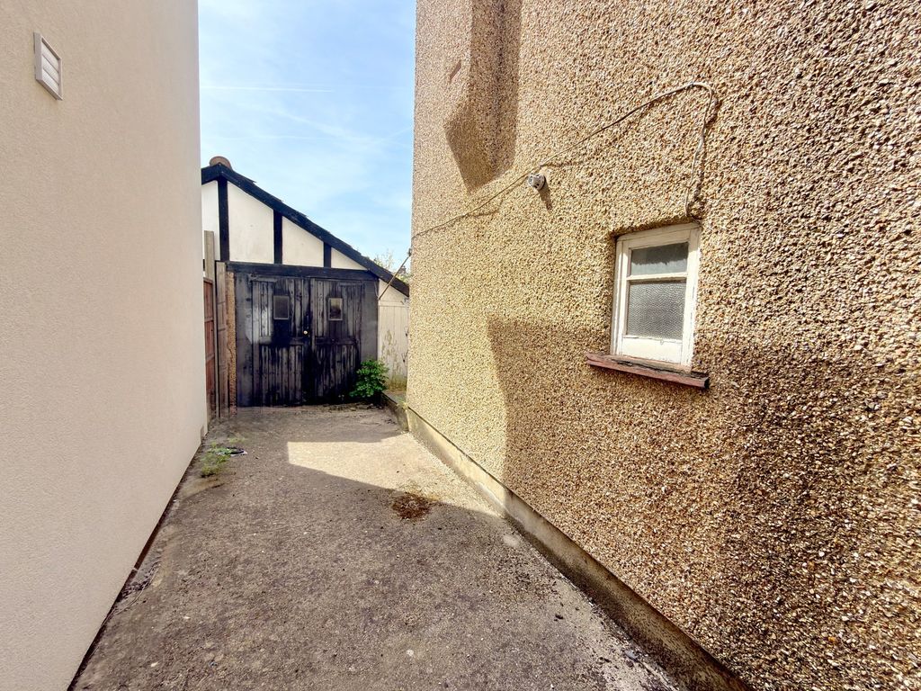 Property photo 3 of 3
