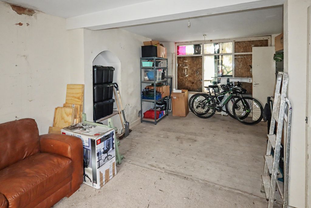 Property photo 3 of 26 26 - 28 Sneinton Road, Nottingham, Ng2 4Pa