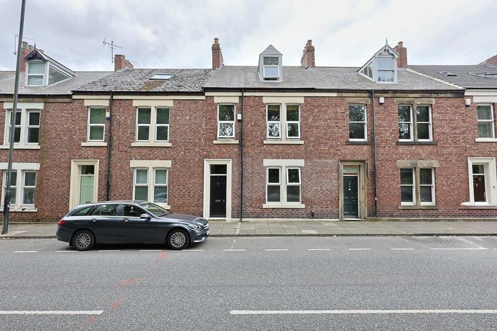 Property photo 1 of 28 B0D08De0-53A4-4A73-9592-DC2Fa4C702CD_1_105_c.Jpeg