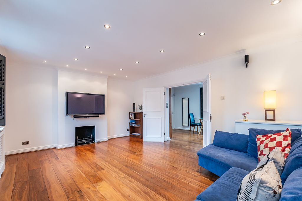 Property photo 3 of 14